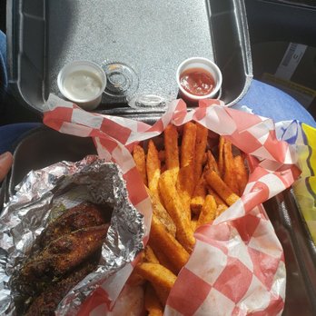 Steady Snack’n - Lemon pepper wings and seasoned fries - Food Trucks Near Me - Houston, Texas