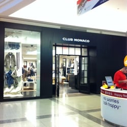 Club Monaco Eaton Center Metrotown