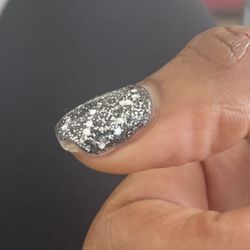 Victoria Nail Salon - Nails done on Friday, this is my current situation on Tuesday.
