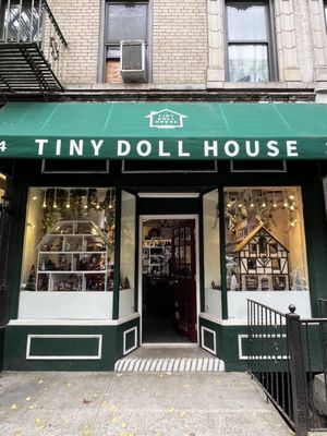 Tiny Doll House by null