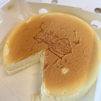 Uncle Tetsu - Original cheesecake - Desserts Near Me - Austin, Texas