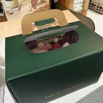 Tous Les Jours - Strawberry Cloud Cake! - Bakeries Near Me - Annandale, Virginia Tous Les Jours - Strawberry Cloud Cake! - Bakeries Near Me - Annandale, Virginia