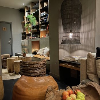 Hidden - Sitting area - Hotels Near Me - Paris, 75