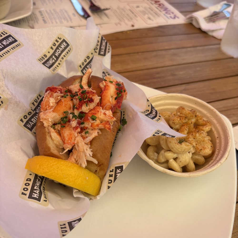 Haring's Noank - Lobster roll - Seafood Near Me - Groton, Connecticut