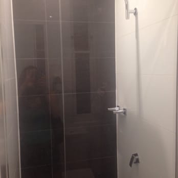Veriu Central Hotel - Shower - Hotels Near Me - Sydney, NSW