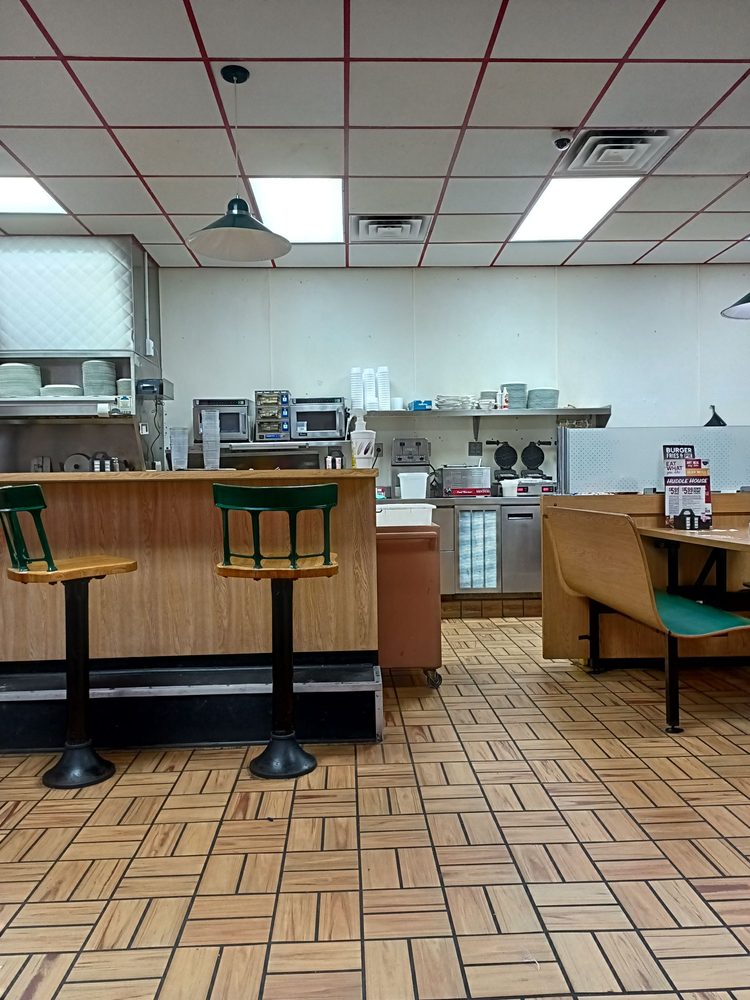 Huddle House Logo
