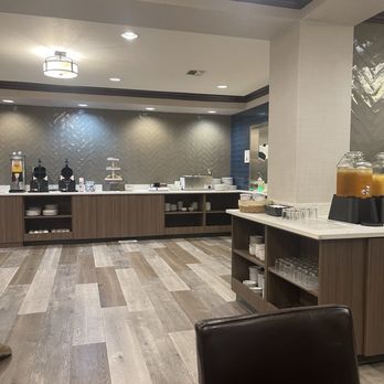 Oxford Suites Spokane - Breakfast area - Hotels Near Me - Spokane, Washington Oxford Suites Spokane - Breakfast area - Hotels Near Me - Spokane, Washington