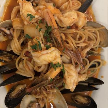 Armondo's Italian Restaurant - Seafood pasta - Italian Near Me - Jackson Heights, New York