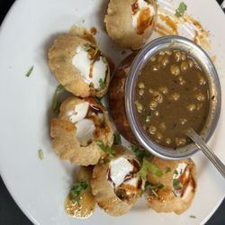 Delight Indian cuisine - Dahi Poori Gol-Gappe Chaat