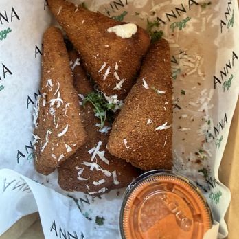 Anna Pizza - Pizza Near Me - Los Angeles, California