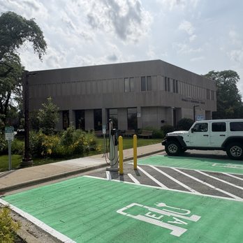 Berwyn Public Library - Electric vehicle charging & parking - Libraries Near Me - Berwyn, Illinois Berwyn Public Library - Electric vehicle charging & parking - Libraries Near Me - Berwyn, Illinois