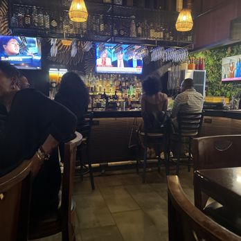 Chef Rob's Cafe & Bar - Bar in restaurant - Caribbean Near Me - Atlanta, Georgia Chef Rob's Cafe & Bar - Bar in restaurant - Caribbean Near Me - Atlanta, Georgia