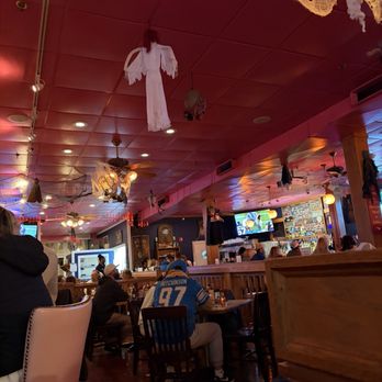 Pink Pony - inside vibe - New American Near Me - Mackinac Island, Michigan Pink Pony - inside vibe - New American Near Me - Mackinac Island, Michigan
