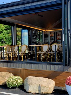 Lucia's On The Lake by null