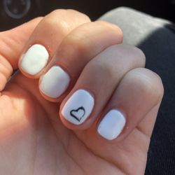 Nail Design - Nails smudged heart