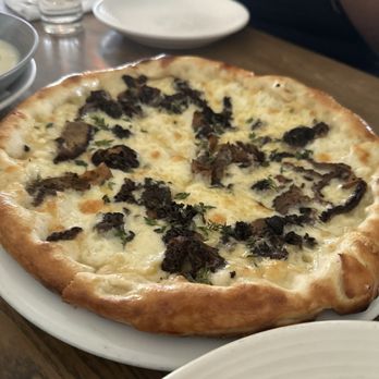 Como - Funghi 5/5 flavors were on point - Italian Near Me - Kirkland, Washington