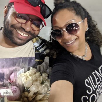 Trader Joe's - Someone filled up their cart today...*points right* | Sunday FUNday w/JonathanEats.com - Grocery Near Me - Alexandria, Virginia Trader Joe's - Someone filled up their cart today...*points right* | Sunday FUNday w/JonathanEats.com - Grocery Near Me - Alexandria, Virginia