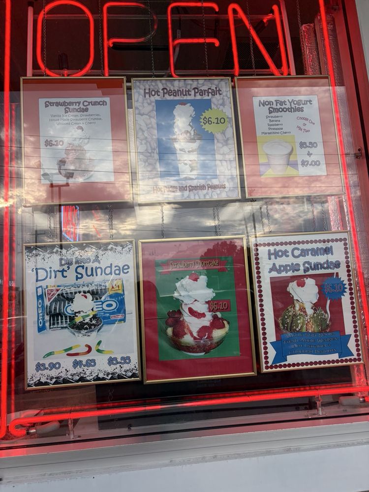 Mickey's Dairy Twist Too Logo