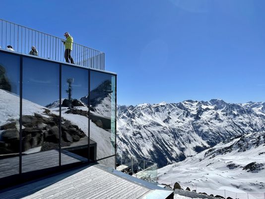 Restaurant ice Q by null