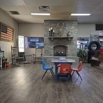 Pete Shirley Tire - Waiting area - Tires Near Me - Oneonta, Alabama Pete Shirley Tire - Waiting area - Tires Near Me - Oneonta, Alabama