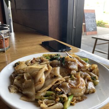 Birdseye Kitchen - Pad See Yew - Vietnamese Near Me - Encinitas, California Birdseye Kitchen - Pad See Yew - Vietnamese Near Me - Encinitas, California