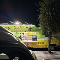Archie's Food Truck - The truck
