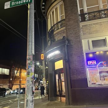 ComeBuy Tea - Outside - Bubble Tea Near Me - Seattle, Washington