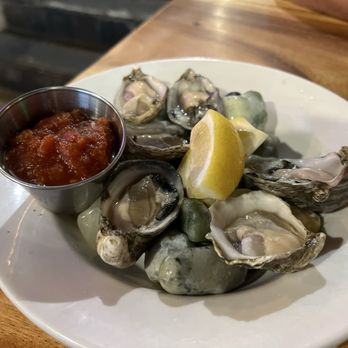 Lanterns Restaurant and Tavern - Oysters - Bars Near Me - Waianae, Hawaii Lanterns Restaurant and Tavern - Oysters - Bars Near Me - Waianae, Hawaii