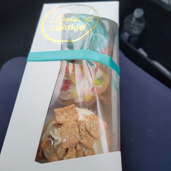 The Dessert Junkie - Cinnomon toast crunch, fruity pebble, Blueberry strawberry cupcakes - Cupcakes Near Me - Bowie, Maryland The Dessert Junkie - Cinnomon toast crunch, fruity pebble, Blueberry strawberry cupcakes - Cupcakes Near Me - Bowie, Maryland