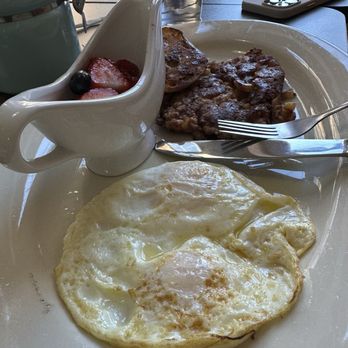 The Benedict - Egg platter - Breakfast & Brunch Near Me - Richmond, Virginia