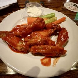 O'Neill's Restaurant & Pub - Pub Wings (wild)