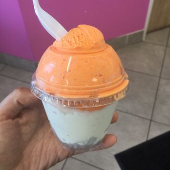 La Michoacana Azteca - Medium ice cream $4.75 two scoops (this one is mamey and guanábana ) - Ice Cream & Frozen Yogurt Near Me - Oxnard, California La Michoacana Azteca - Medium ice cream $4.75 two scoops (this one is mamey and guanábana ) - Ice Cream & Frozen Yogurt Near Me - Oxnard, California