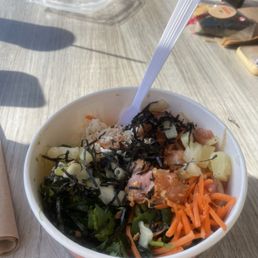 Regular salmon poke