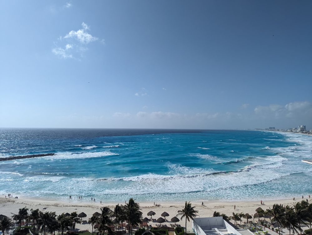 Krystal Grand Punta Cancún