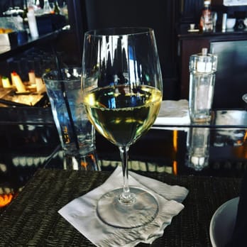 Bacio - Shopping wine girlfriends... TGIF! - Italian Near Me - Minnetonka, Minnesota Bacio - Shopping wine girlfriends... TGIF! - Italian Near Me - Minnetonka, Minnesota