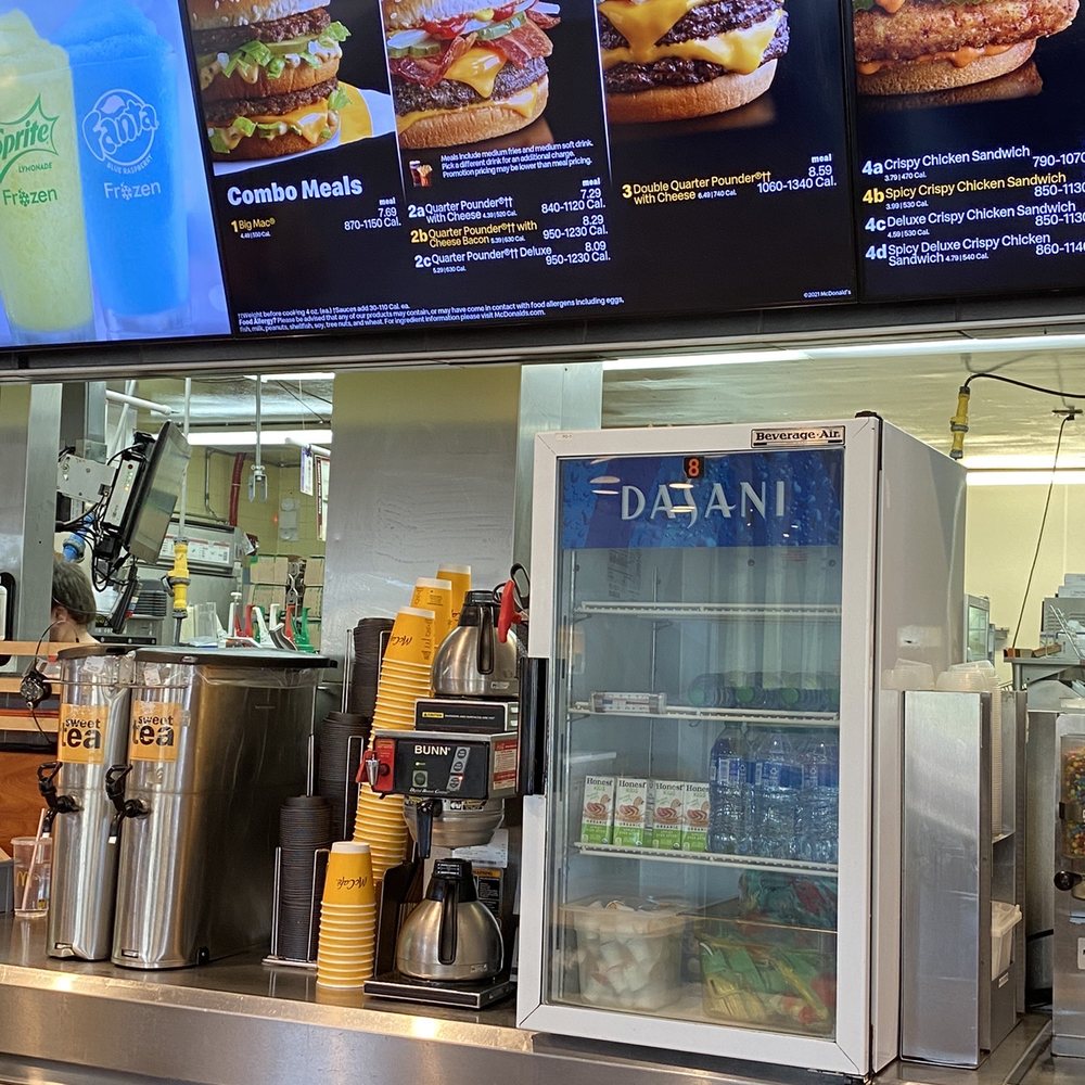 McDonald's - menus on a large screen - Fast Food Near Me - Pacific, Missouri
