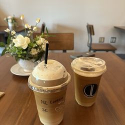 Column 15 - Drinks and flowers on the table