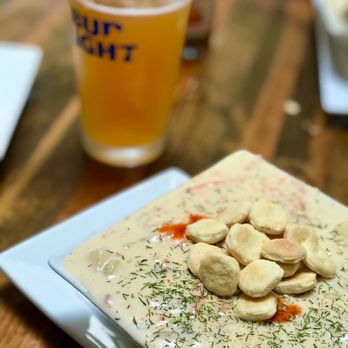 Dundee's Bar and Grill - Clam chowder - Breakfast & Brunch Near Me - Seaside, Oregon