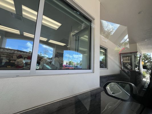 In-N-Out Burger by null