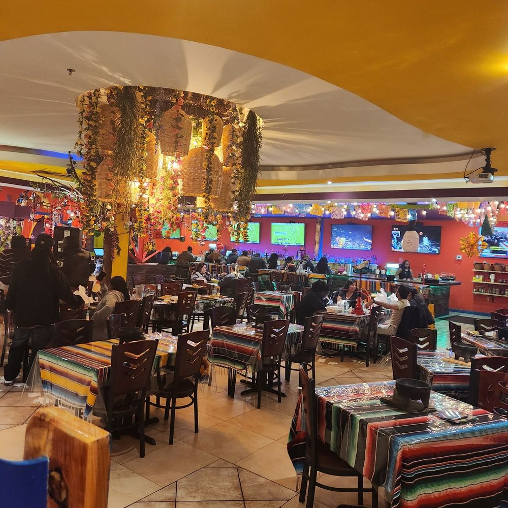 1942 Cantina - Seating - Mexican Near Me - Jonesboro, Georgia