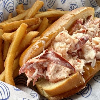 Bob's Clam Hut - Lobster Roll - Seafood Near Me - Kittery, Maine