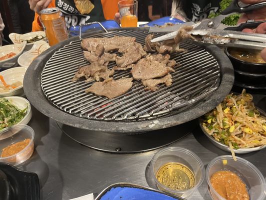 Yuk Jun Gui - Galbi, Fresh live eel, Makchang by null