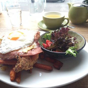 No 84 - Breakfast Parma - Cafes Near Me - Albert Park, VIC