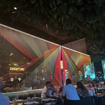 CVI.CHE 105 - Atmosphere of the restaurant - Seafood Near Me - Miami Beach, Florida CVI.CHE 105 - Atmosphere of the restaurant - Seafood Near Me - Miami Beach, Florida
