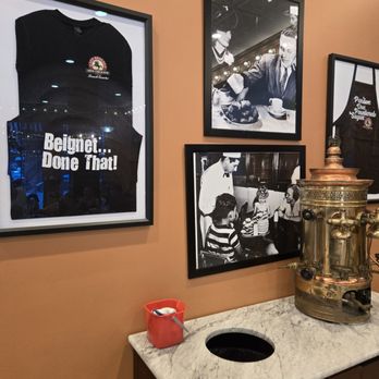 Cafe Beignet, Canal St - Coffee & Tea Near Me - New Orleans, Louisiana