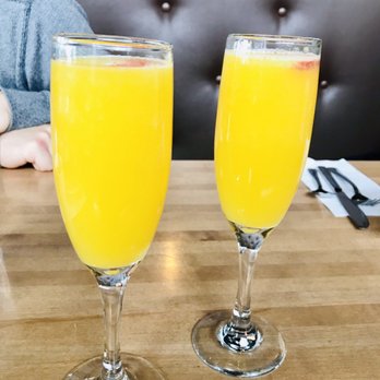 Le Déjeuner Cosmopolitain - Mimosa 2 pour 10$ - Breakfast & Brunch Near Me - Saint-Léonard, Quebec Le Déjeuner Cosmopolitain - Mimosa 2 pour 10$ - Breakfast & Brunch Near Me - Saint-Léonard, Quebec