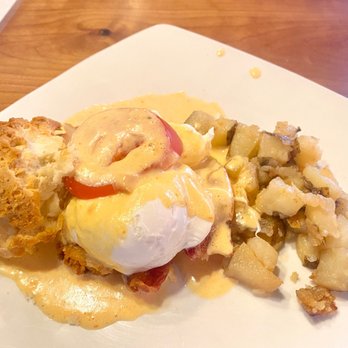 Acova - Benedict Bisc Sandwich Brunch - New American Near Me - Denver, Colorado