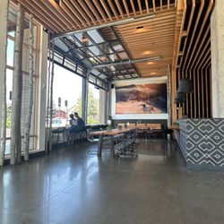 NW Raw Organic Juice Bar - Big space amazing buildout