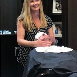 Roosters Men's Grooming Center