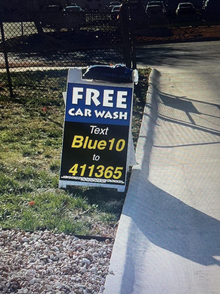 BLUE IGUANA CAR WASH Updated July 2024 2118 East Kearney